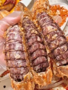 Click to view full screen Langostas Mantis Gigantes Vivas - Enviadas con Oxígeno para Máxima Frescura photo review